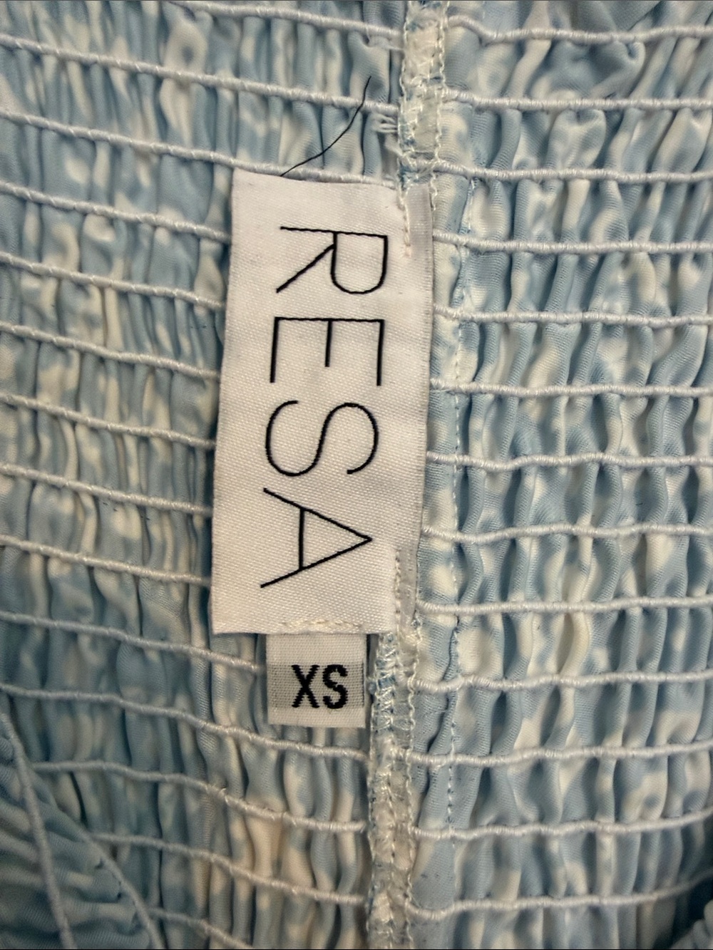 RESA 💙🤍💙 Blue & White Floral Ashley Midi Smocked Dress - XS - Picture 3 of 6